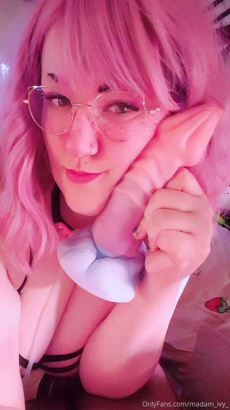 WE FOUND THE PHONE 
I fucking loved this set so much omg 1