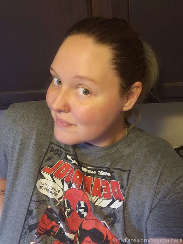 Cooking dinner and feeling cute!