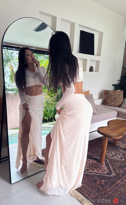Is it the Bali breeze, or is this fit making things hotter? .. 2