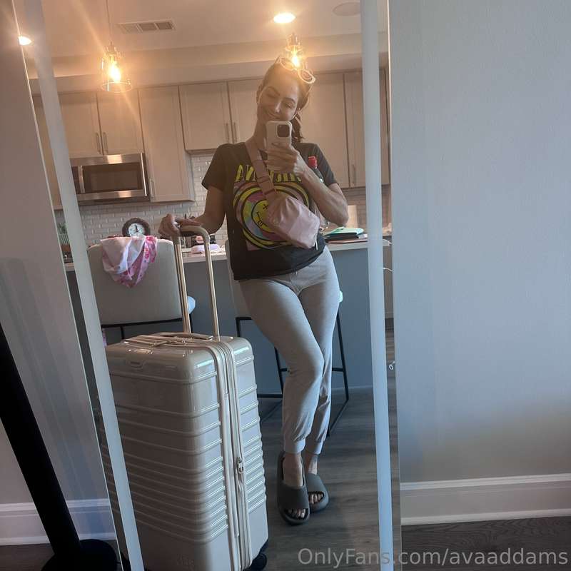 I only pack the essentials: toys and lingerie. 😜