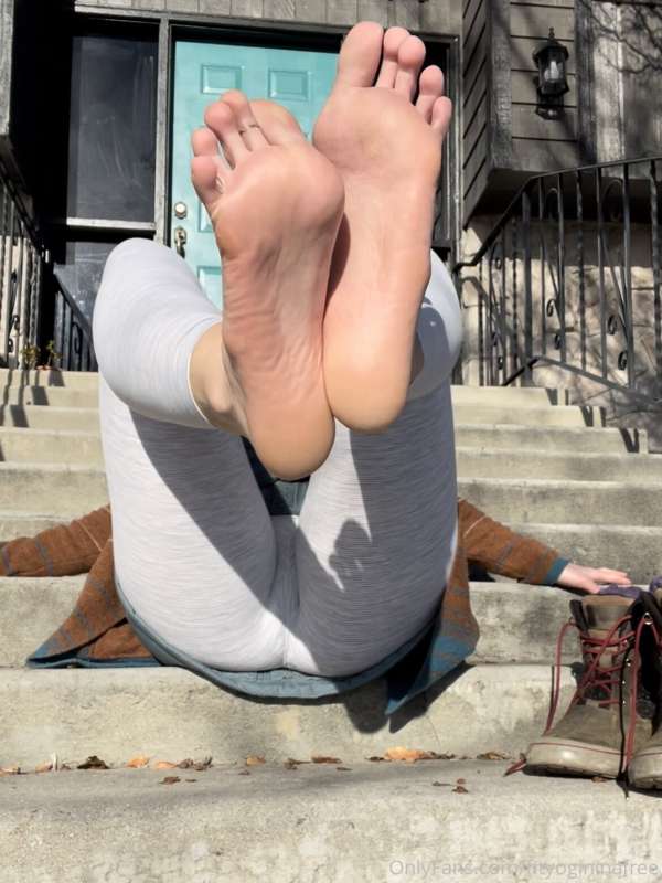 Boot removal, sock sniffing JOI as I enjoy teasing you and m.. 2