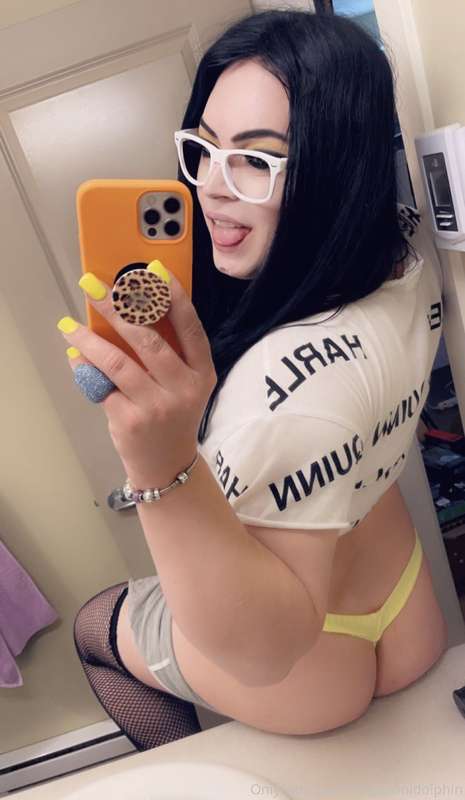 Booty tease 🍑💦