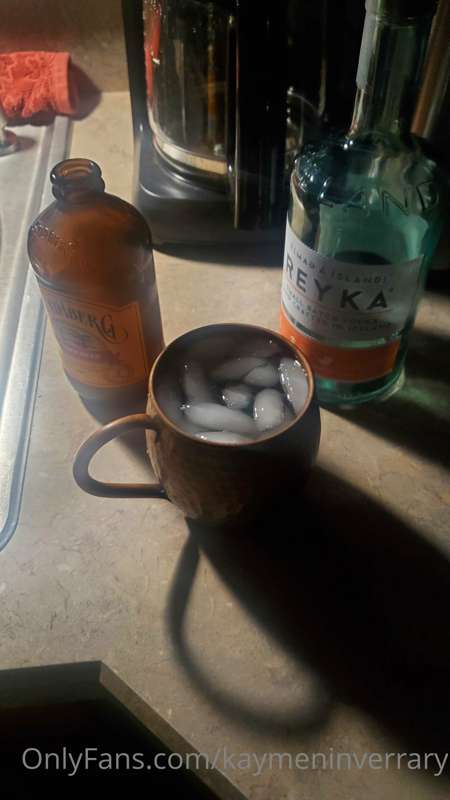 Who wants to tast my cock after it's been dipped in a Moscow..