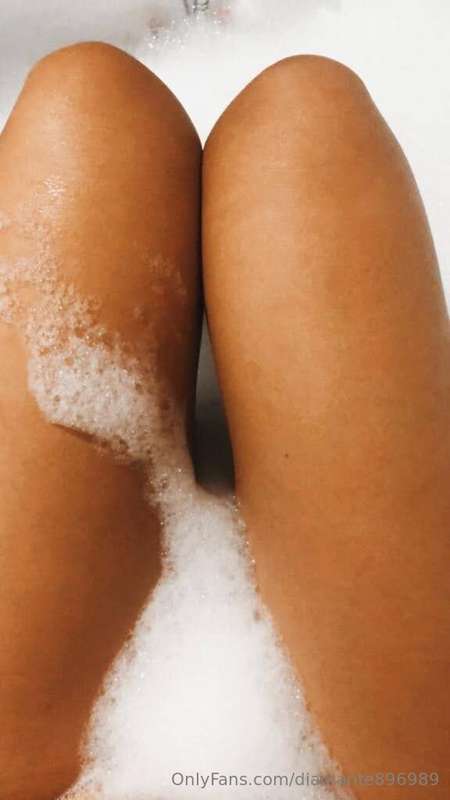 a good bubble bath relaxing and being very naughty🫦🫦
