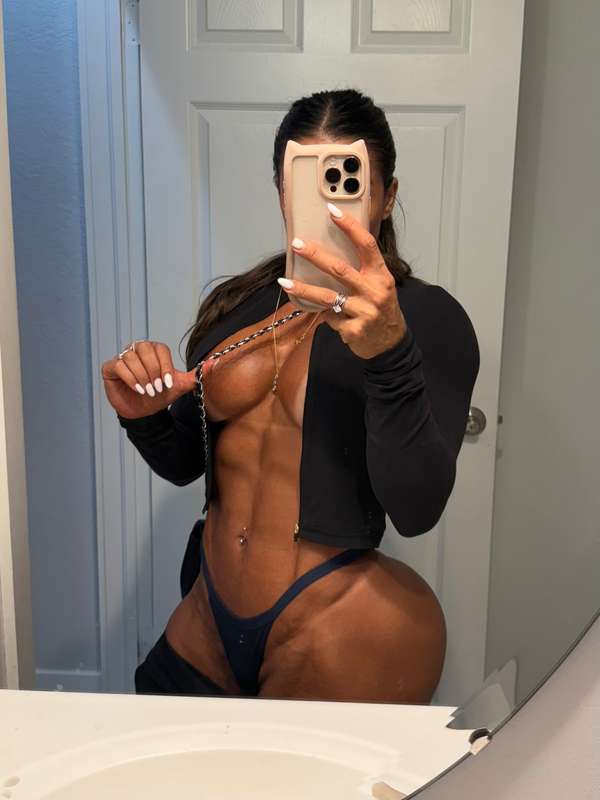Mommy’s home…😏 feeling freaky today… 😈💦