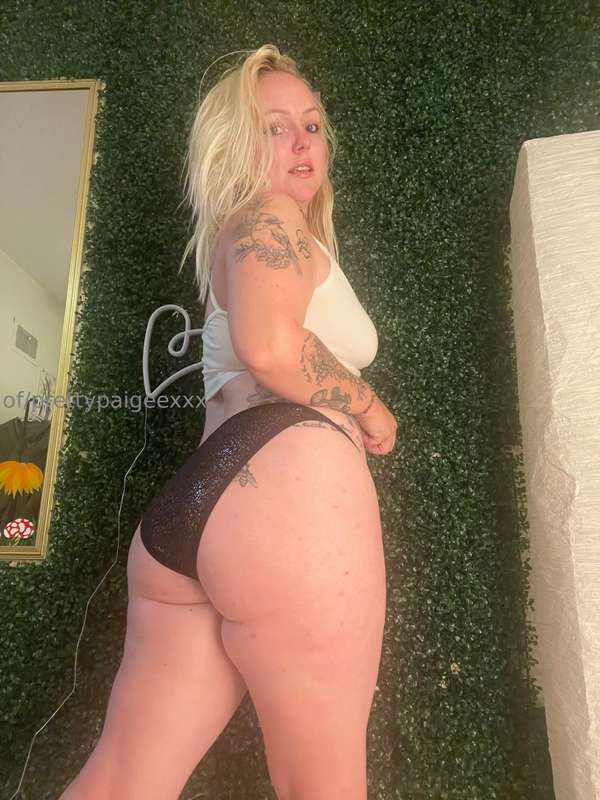 Like the see-through panties? 😋 5