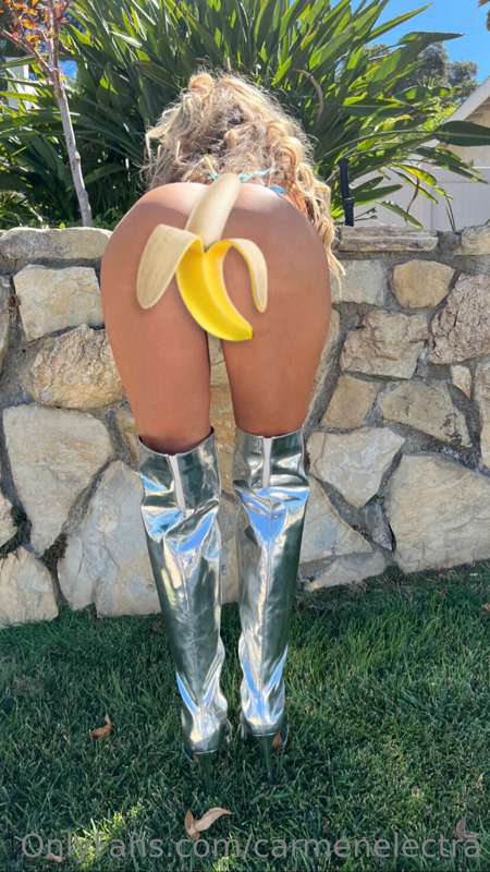 Remove the 🍌 to see something naughty and bent over (brand n..