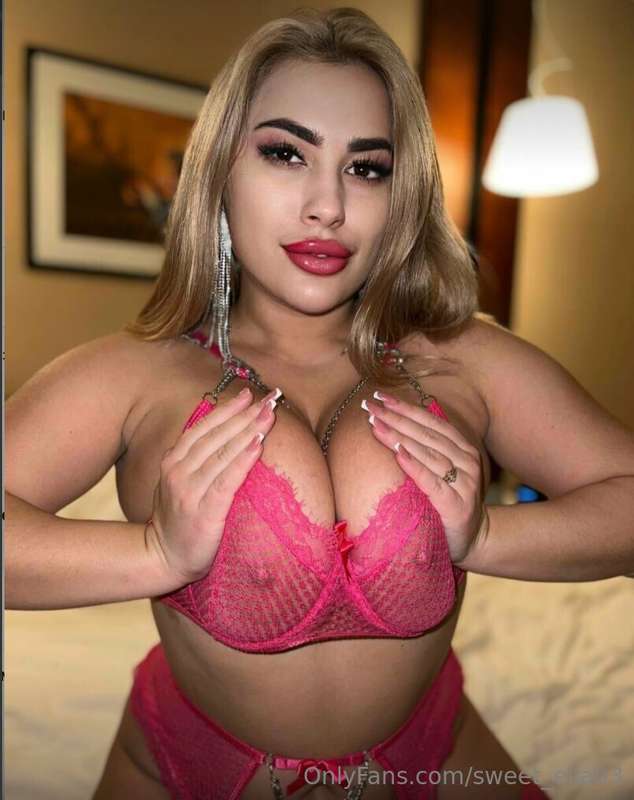 # 😍FREE SUBSCRIPTION 😍 @heavenkarina1
Hot beauty @heavenkari..