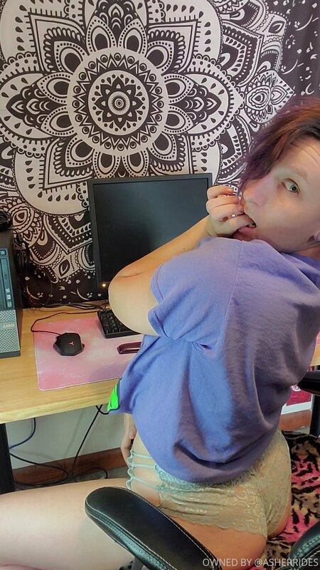 Let me seduce you on my VIP page where EVERYTHING is uncenso..