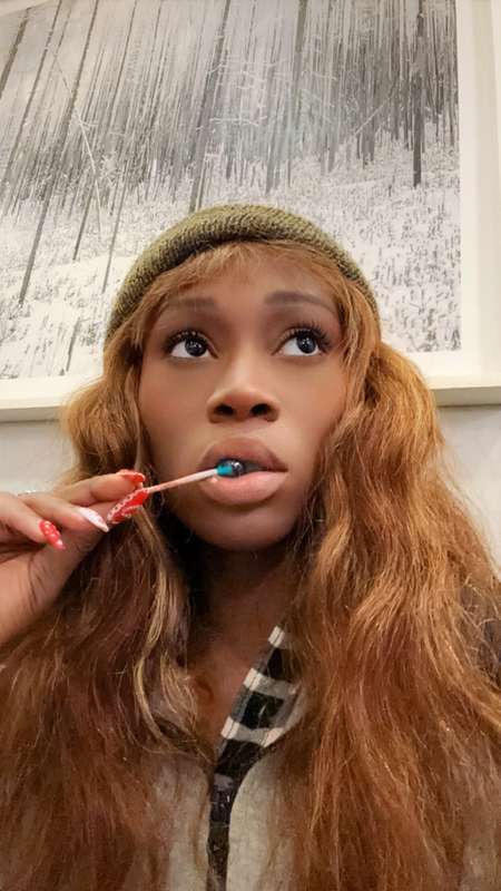 this mouth isn’t just for selfies… get in here cutie!