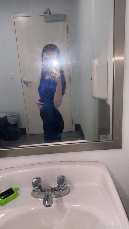 Sexyshorty_ - Fansly - 09 Apr, 2025
