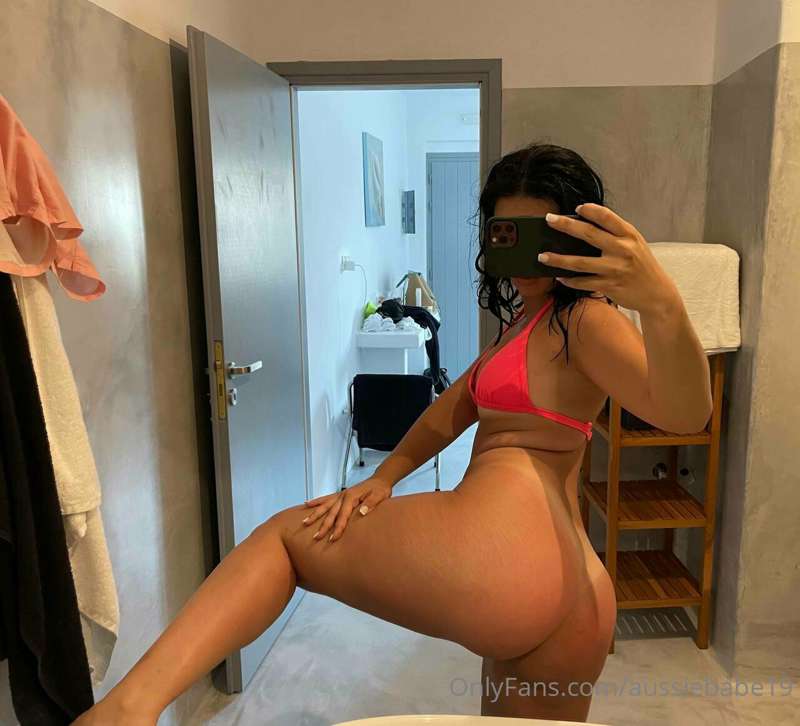 OMG @yoursgabriella 𝐢𝐬 𝐧𝐞𝐰𝐥𝐲 𝐬𝐢𝐧𝐠𝐥𝐞 𝐚𝐧𝐝 𝐂𝐞𝐥𝐞𝐛𝐫𝐚𝐭𝐞𝐬 𝐛𝐲 𝐒𝐄𝐗𝐓𝐈𝐍..