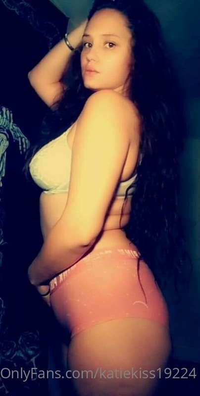 Sweet, curvy, fun, brunette waiting to play! Get your first ..