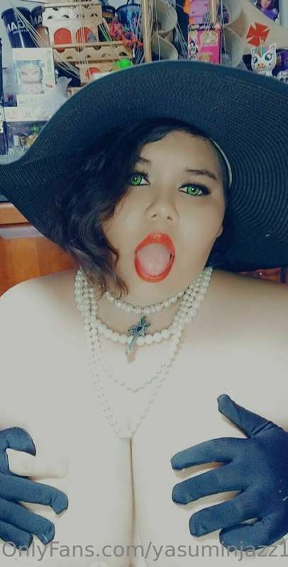 Mi hermoso cosplay de Lady Dimitrescu 3