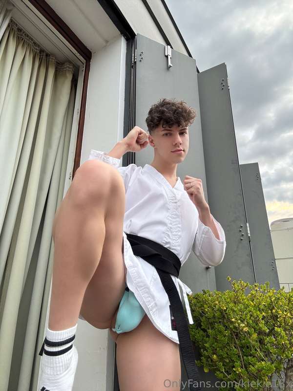 Any guesses why I'm sensei's fav student? 🥋