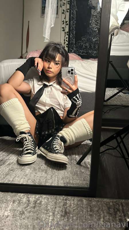 Hi guyssss - here are some pics from yesterday I took :^)
I .. 17