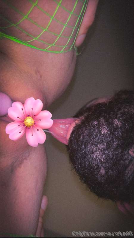 Full video Juicy tongue👅 fuck 👉🏽👌🏽ends up in doggy style rai..