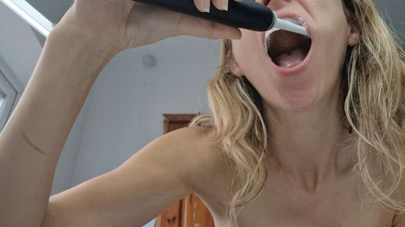 Spend the day with me! I have to care for my teeth before I ..