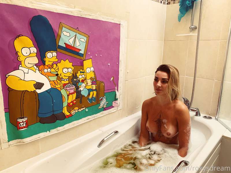 Who wants to have a fun bathtub session with me 😍
Sorry for .. 5