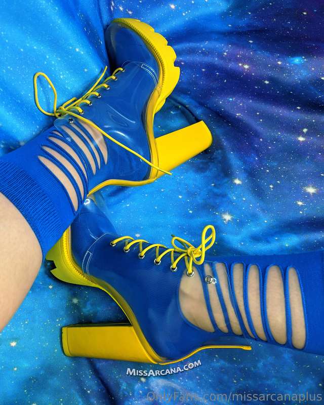 The most lovely, sweat-inducing boots I own 3
