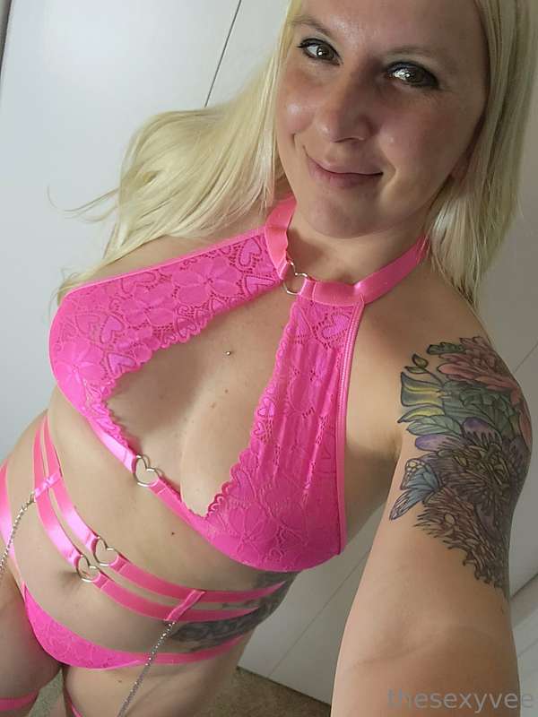 **Let me help you cure your case of the Monday's!** 💖