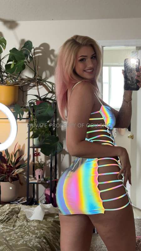 Neon queen rule #1: No panties allowed👑💥 Dare to stare?