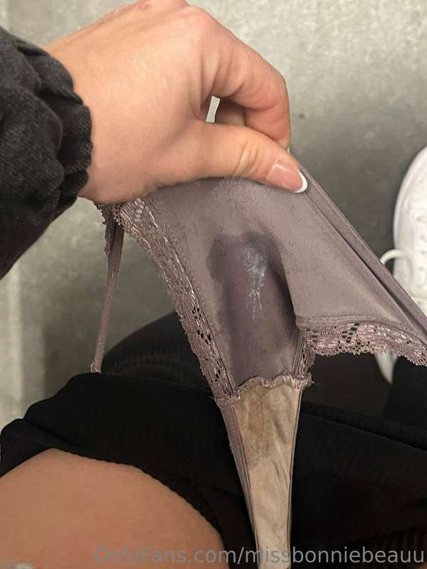 Having my hair done and I’m so horny 🥵 could feel myself get..