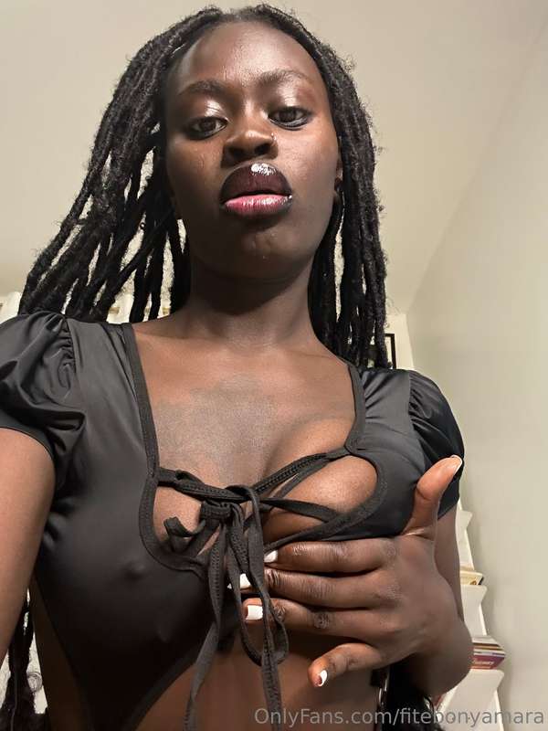 ## Ready to worship this EBONY GODDESS TODAY ? 🥵🍑 🛐