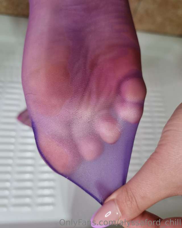 something different 😊 wet nylons I love how the colors go to.. 10
