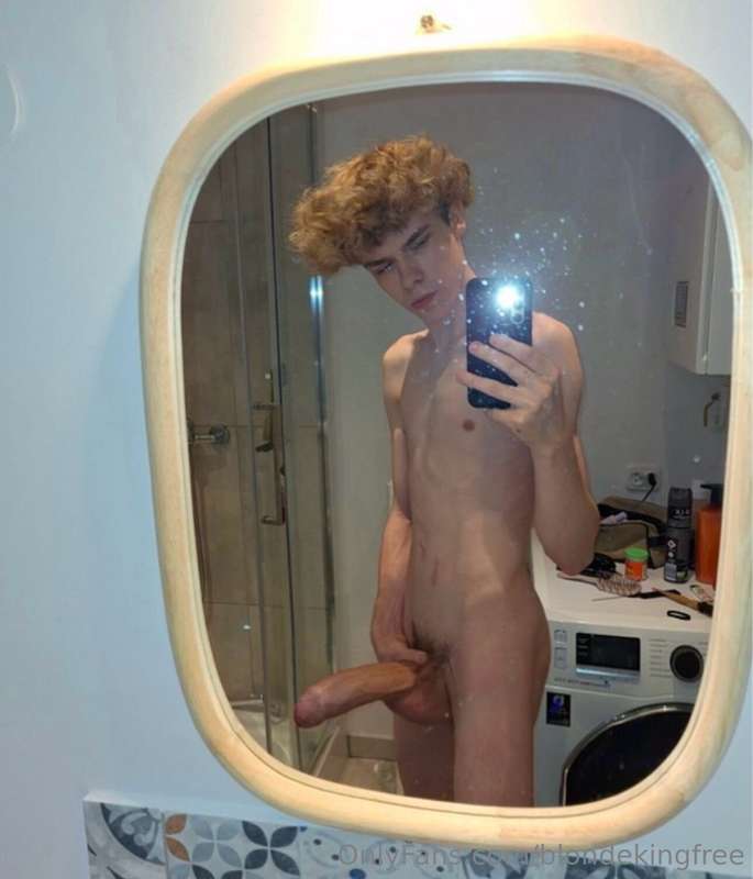 😍 Just look at this🤤He Has The He Has The BIGGEST TWINK COCK.. 4