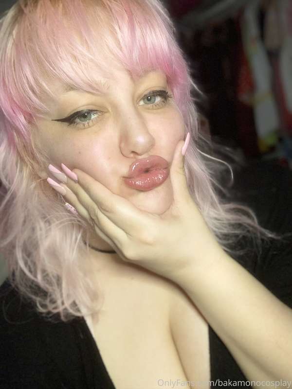 I’m back and I’m better~ 🎵🌸✨ Selfie dump to thank you all fo..