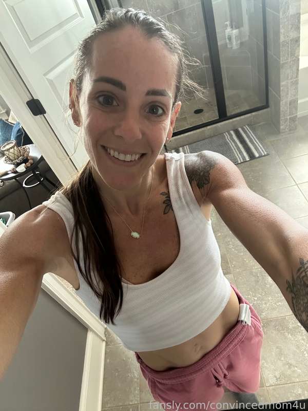 Convincedmom4U - Fansly - 17 Apr, 2025