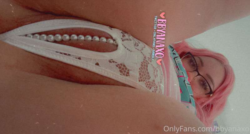 the pearls sit so perfectly in my pussy 💦 1