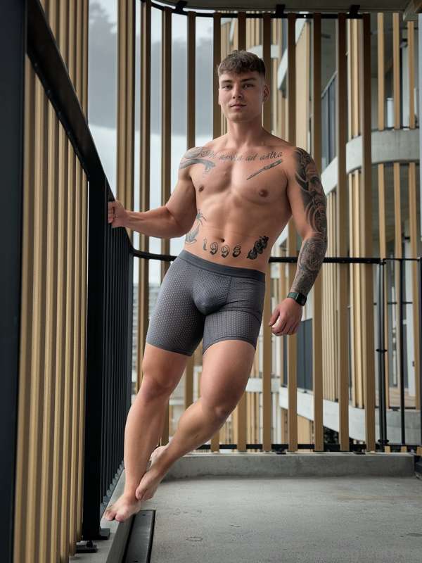 The balcony isn’t the only thing with a great view 😏👀… Take .. 1