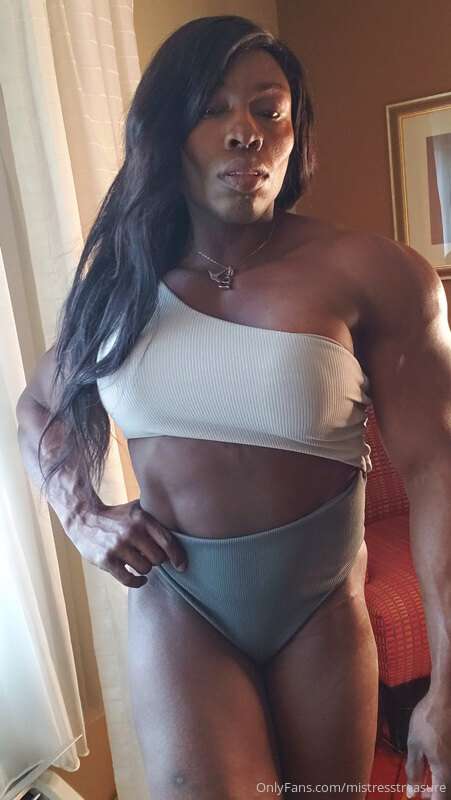 STACKED.. 
Often we only see FBB displaying there bodies onl..