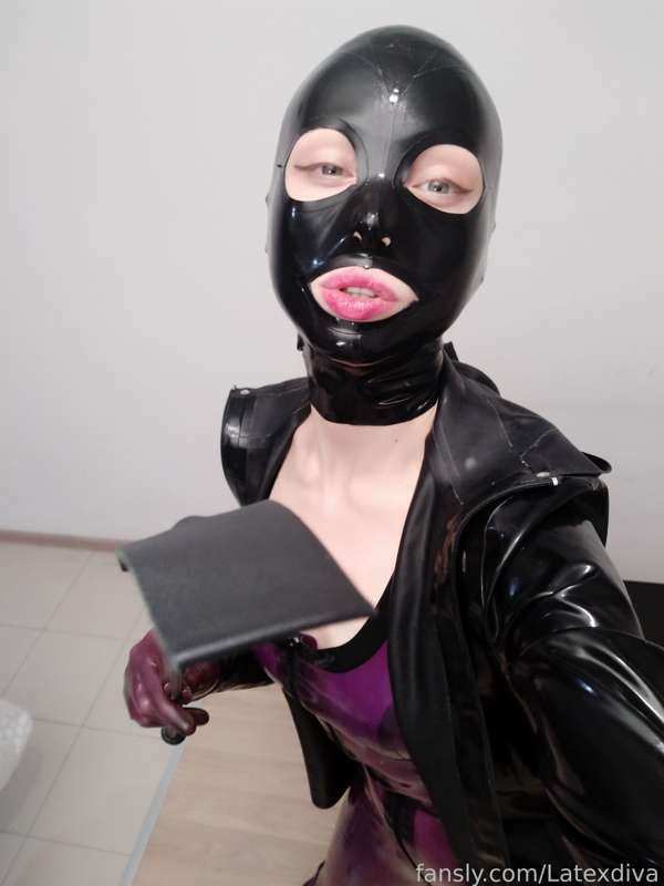 Latexdiva - Fansly - 12 Nov, 2022 18