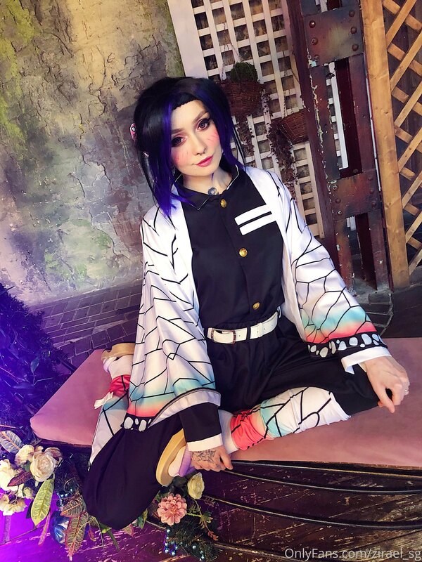 A lot backstage pics from Shinobu’s photo set ? I will post .. 5