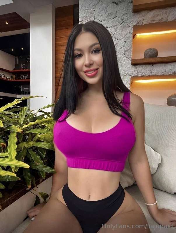 🍒Free Subscription🍒 @asiska she loves jerking cocks with her..