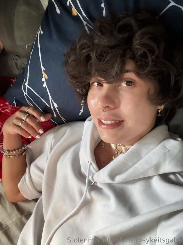 I’m just a lil guy 🥺 pls be kind I know I’m chronically late.. 6