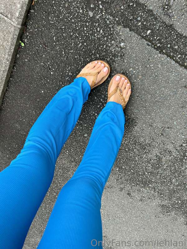 New pants 😍 gift from my gmas friend. I love them 😋