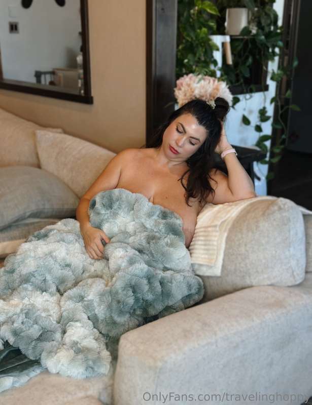 Cozy and warm. Want to cuddle ? 3