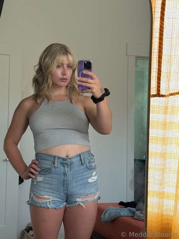 I didn’t get much sleep and have no makeup on butttt I made .. 3
