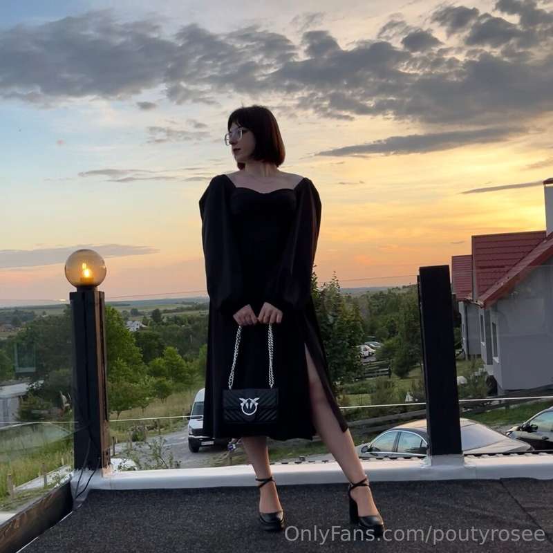 Do you like these photos? I think the sky on the background .. 2