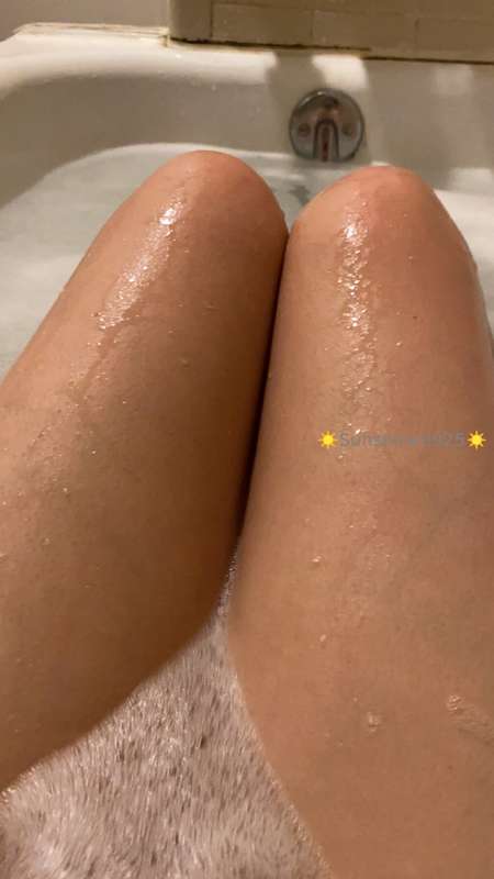 Who wants to see me play in the bubbles 🤭😜🍑 2