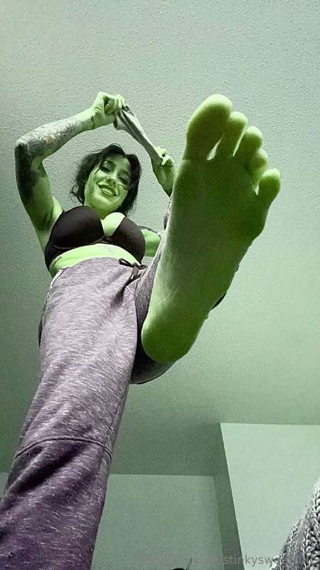 Someone asked me to be a shehulk giantess lol it was pretty ..