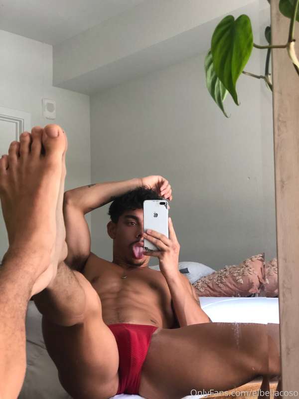 Some foot content 🦶🏼🦶🏼🦶🏼Let me know if you guys wanna see mo.. 3