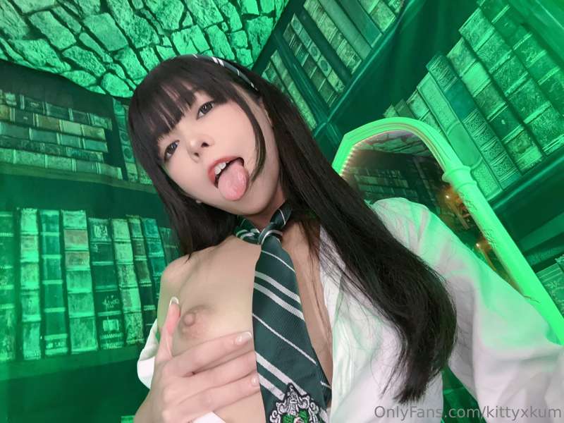 wanna be my partner for potions class?
─── ･ ｡ﾟ♡: .♡ . ♡ ｡ﾟ･.. 13