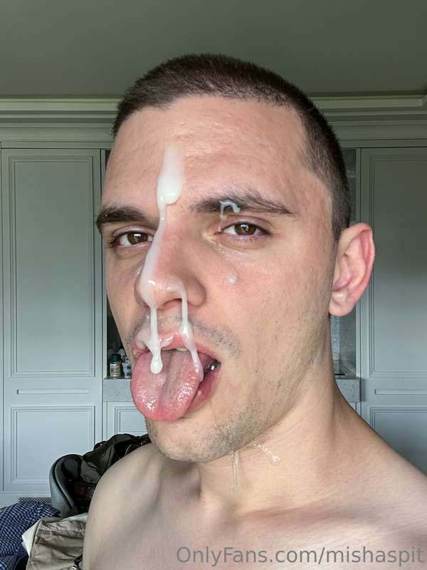 Love it when a daddy makes a mess on my face 1