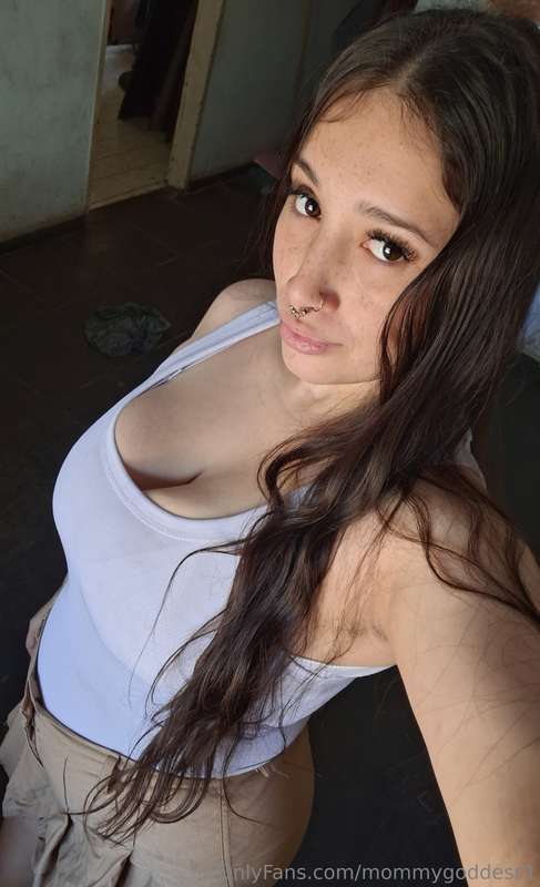If you like real women, you've come to the best place 📄😍