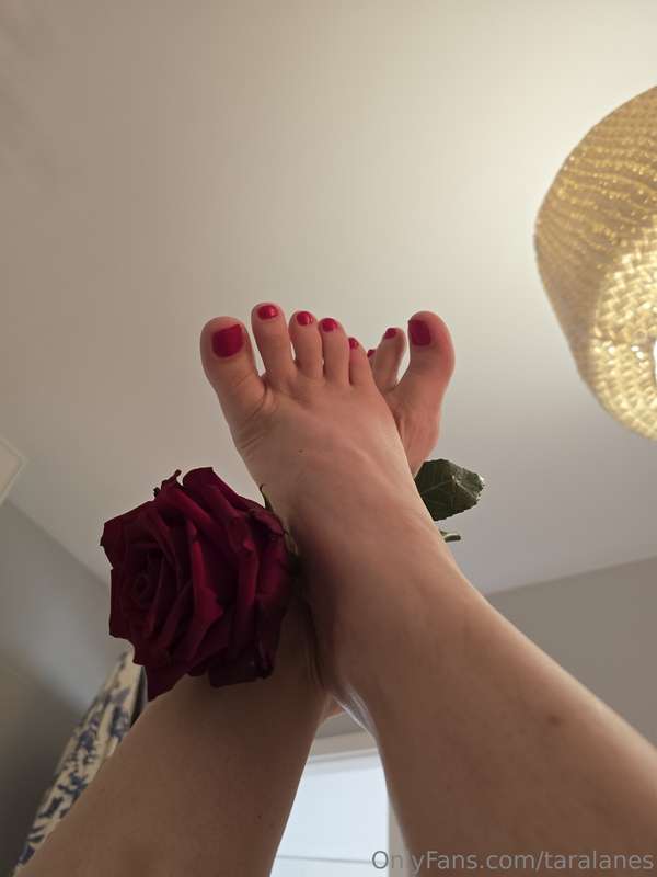 Who likes red ? 💋 7